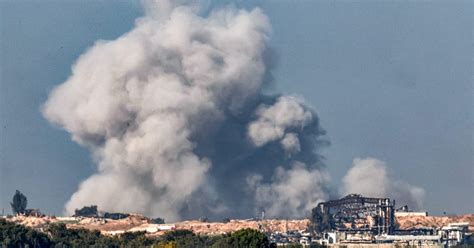 Israeli attacks in Gaza intensify as international pressure for a truce mounts